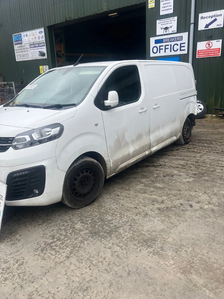 2022 Vauxhall vivaro parts breaking - Image 2