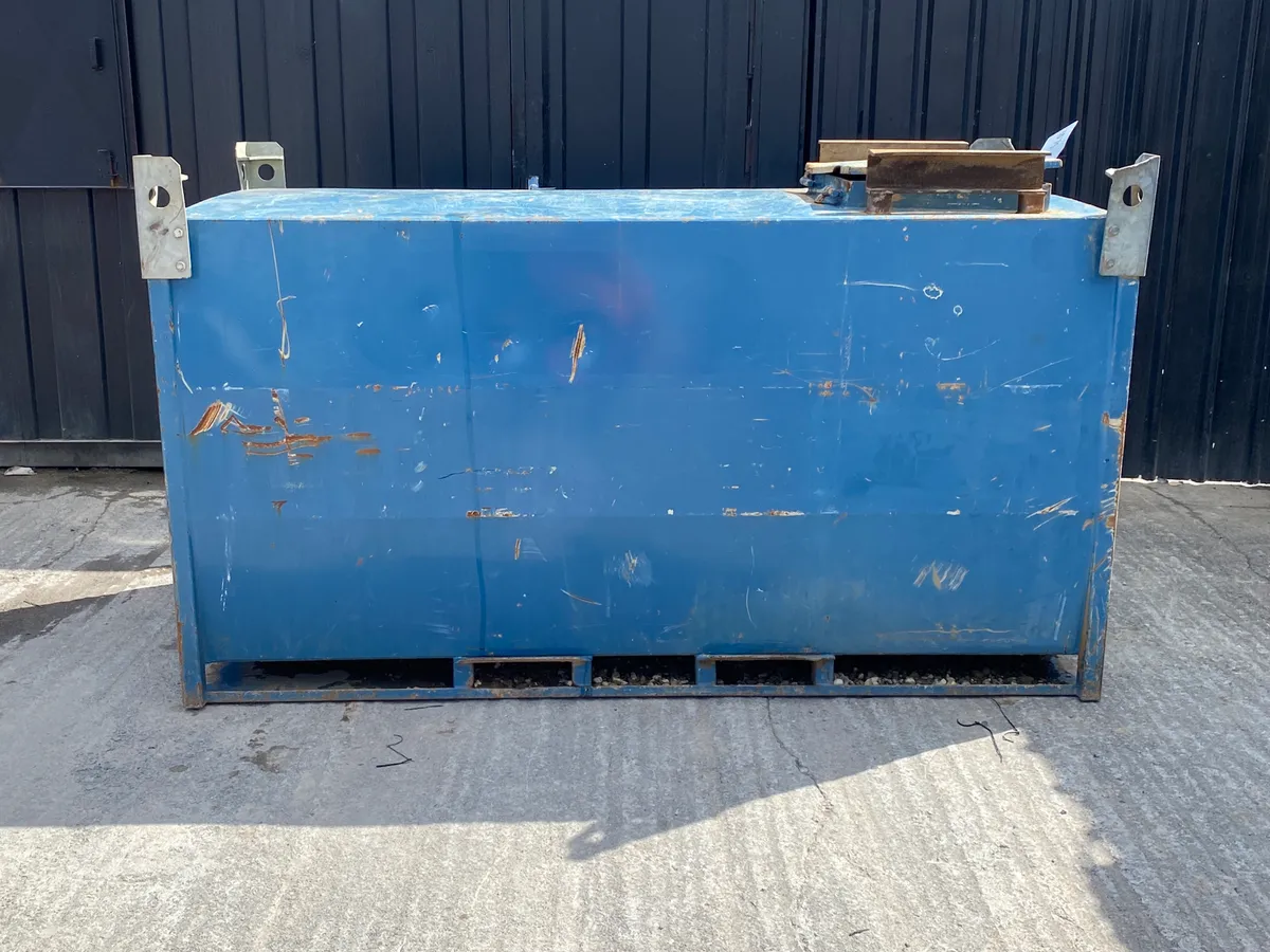 2000L Diesel Bowser with Pump - Image 2