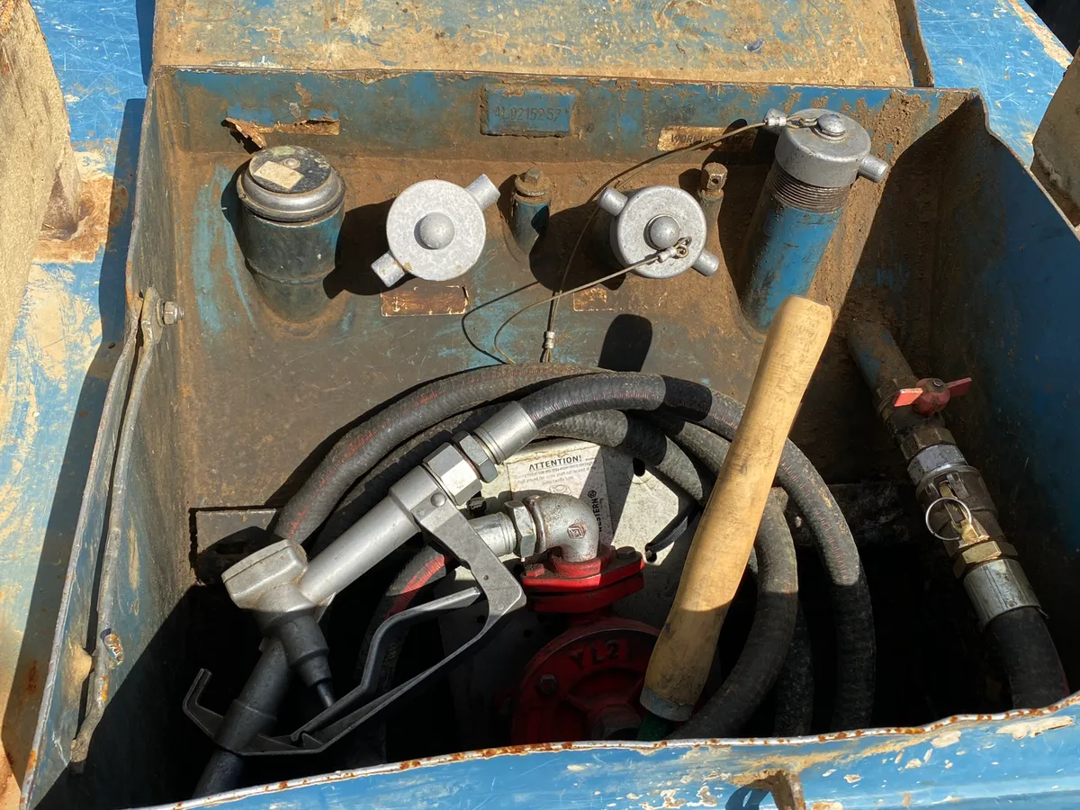 2000L Diesel Bowser with Pump - Image 4