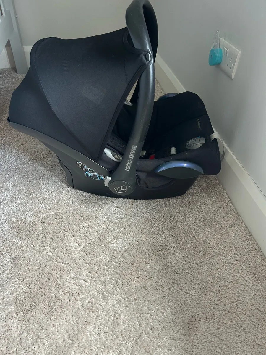 Maxi-cosi car seat with isofix - Image 1