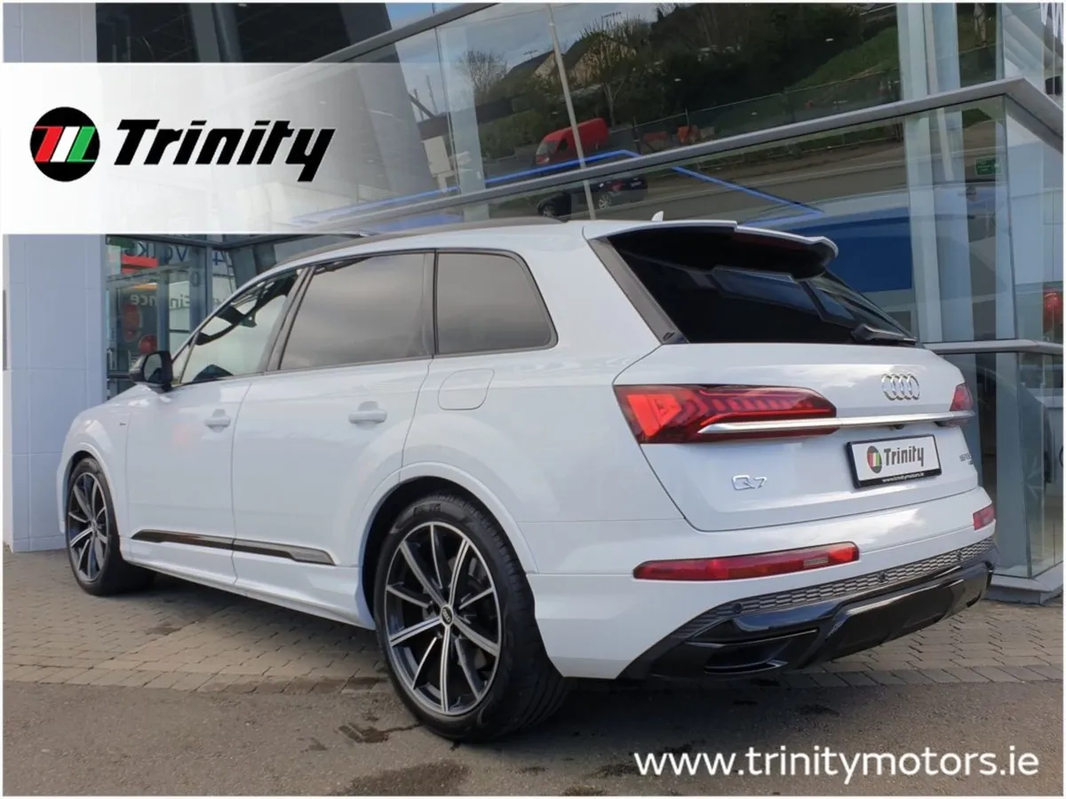 Audi Q7 S-line 55 Tfsi e Quattro Black Edition Be - Image 3