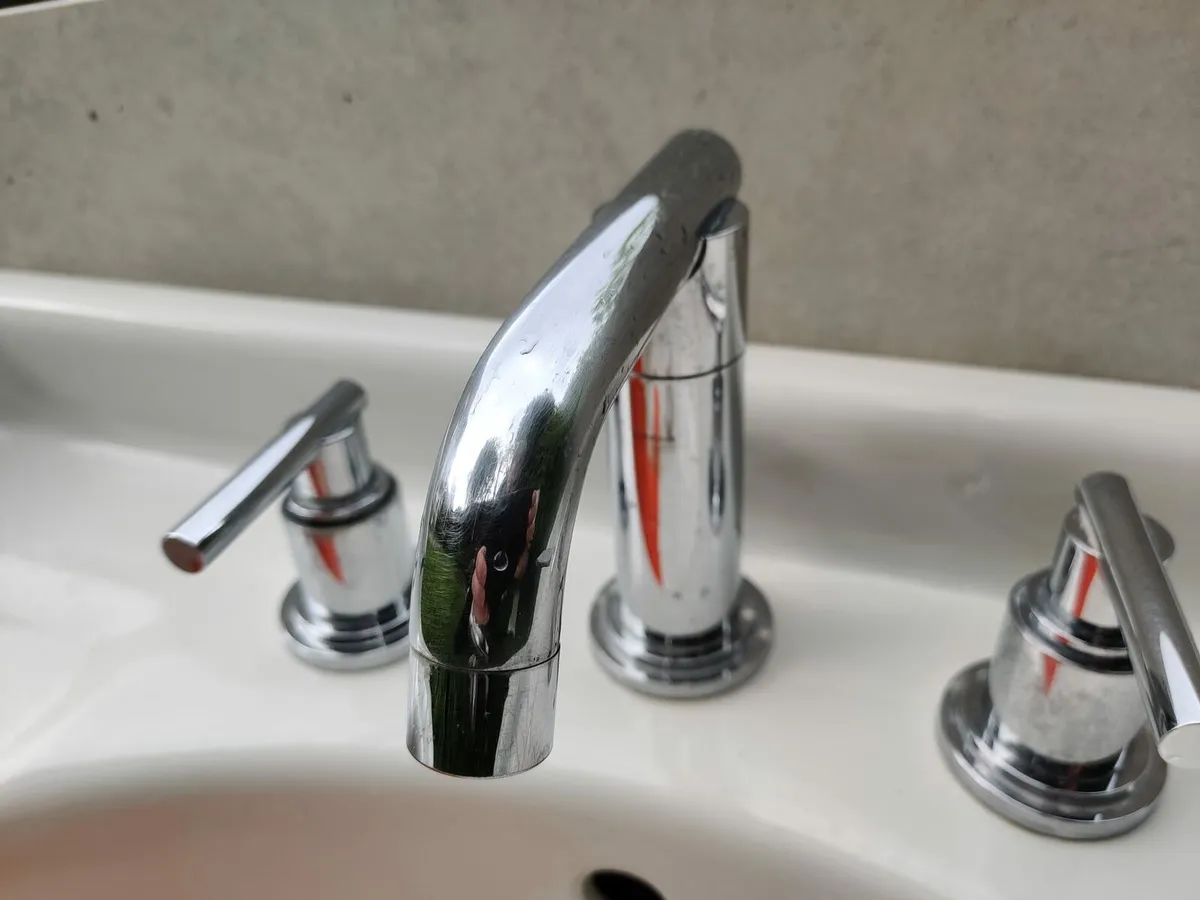 Bathroom taps for sale in Co. Dublin for €150 on DoneDeal