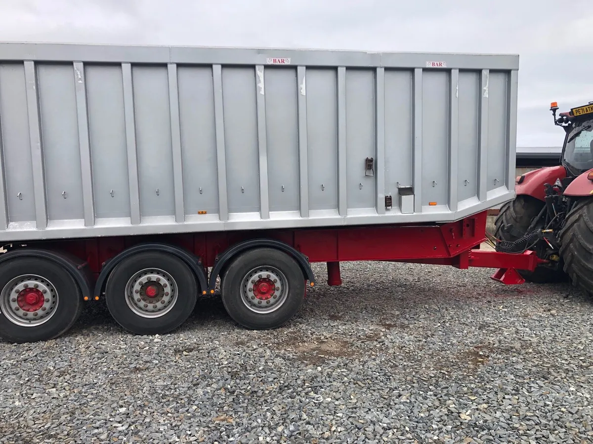 Aluminium bulk trailer
