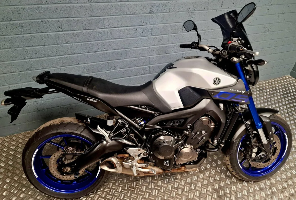 2016 Yamaha MT 09 - Image 4