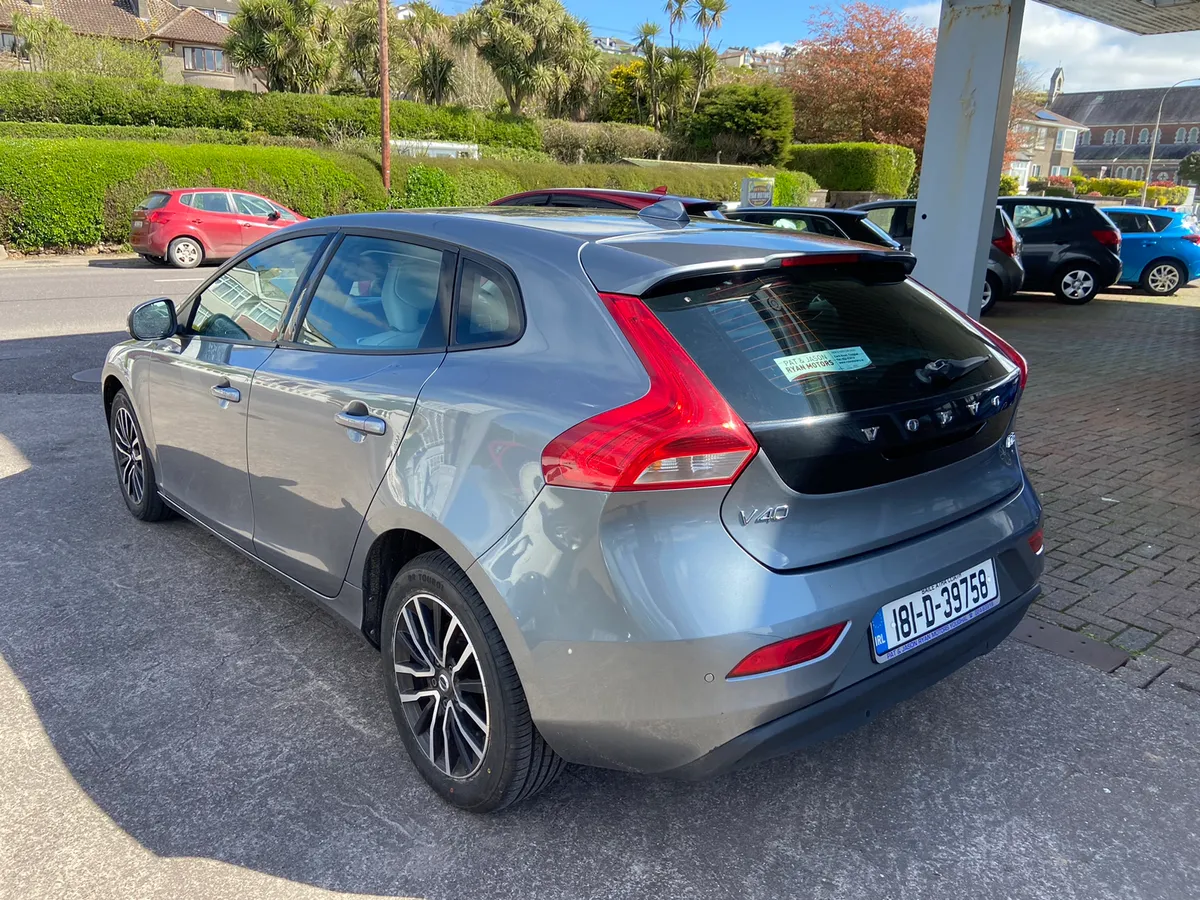 Volvo v40 2.0 diesel - Image 4