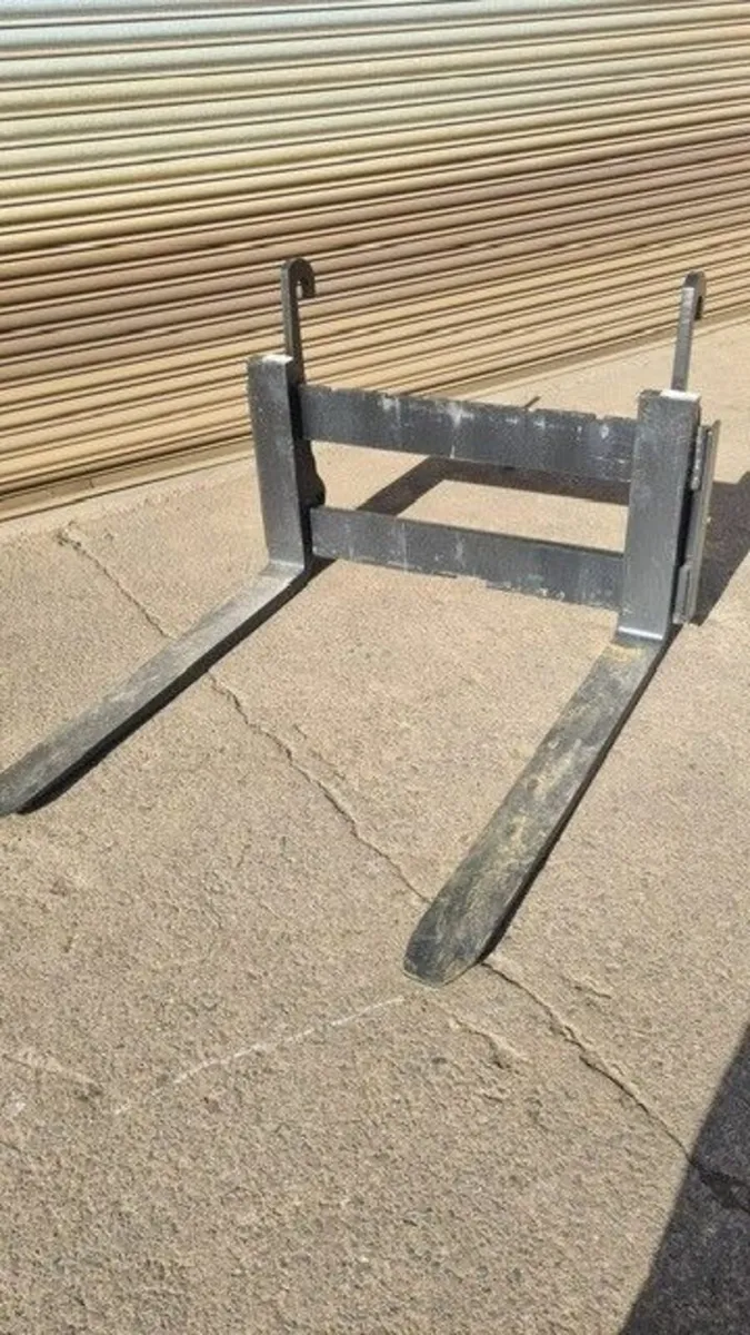 16'' or 20'' Palletfork Carriage - Image 1