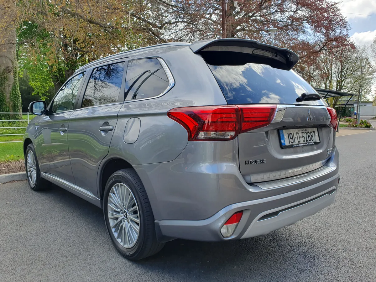 2019 Mitsubishi Outlander,  2.4 PHEV , 13.8 Hybrid - Image 4