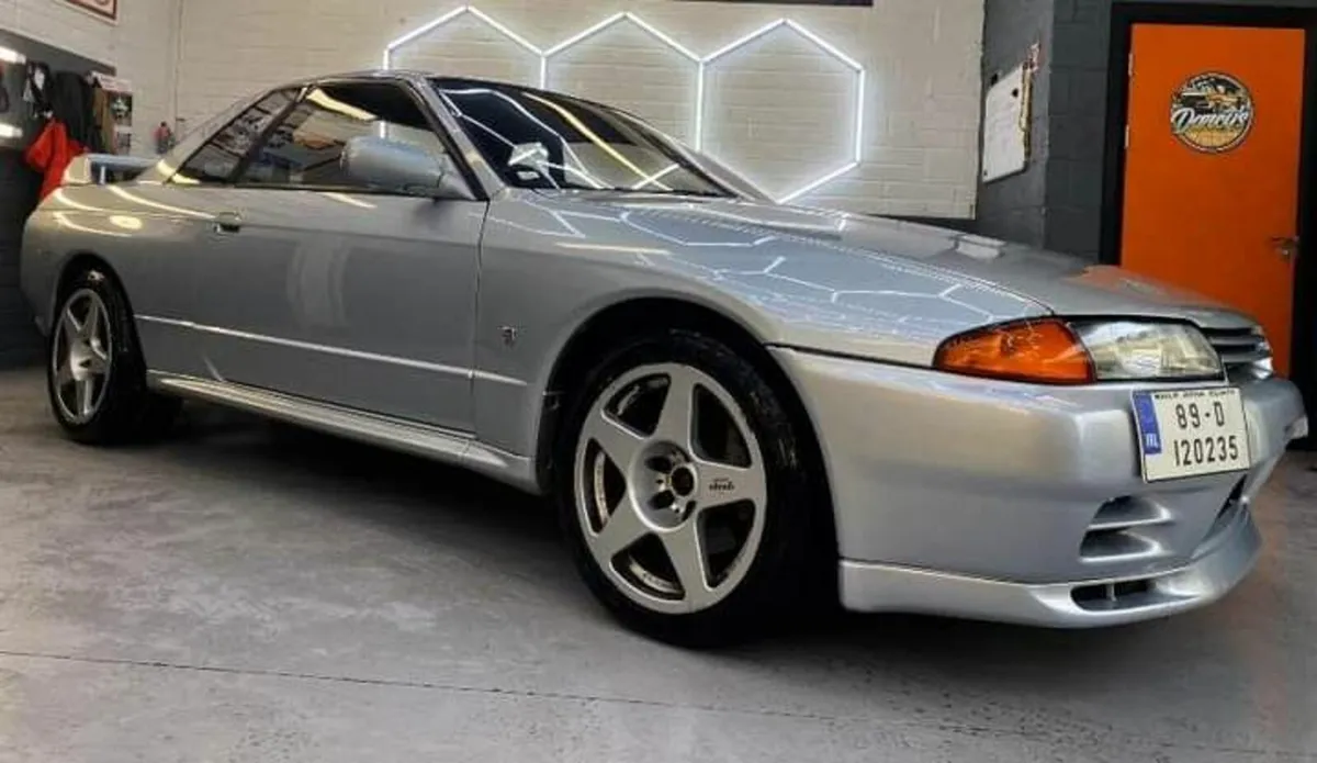 Nissan Skyline 1989 - Image 2