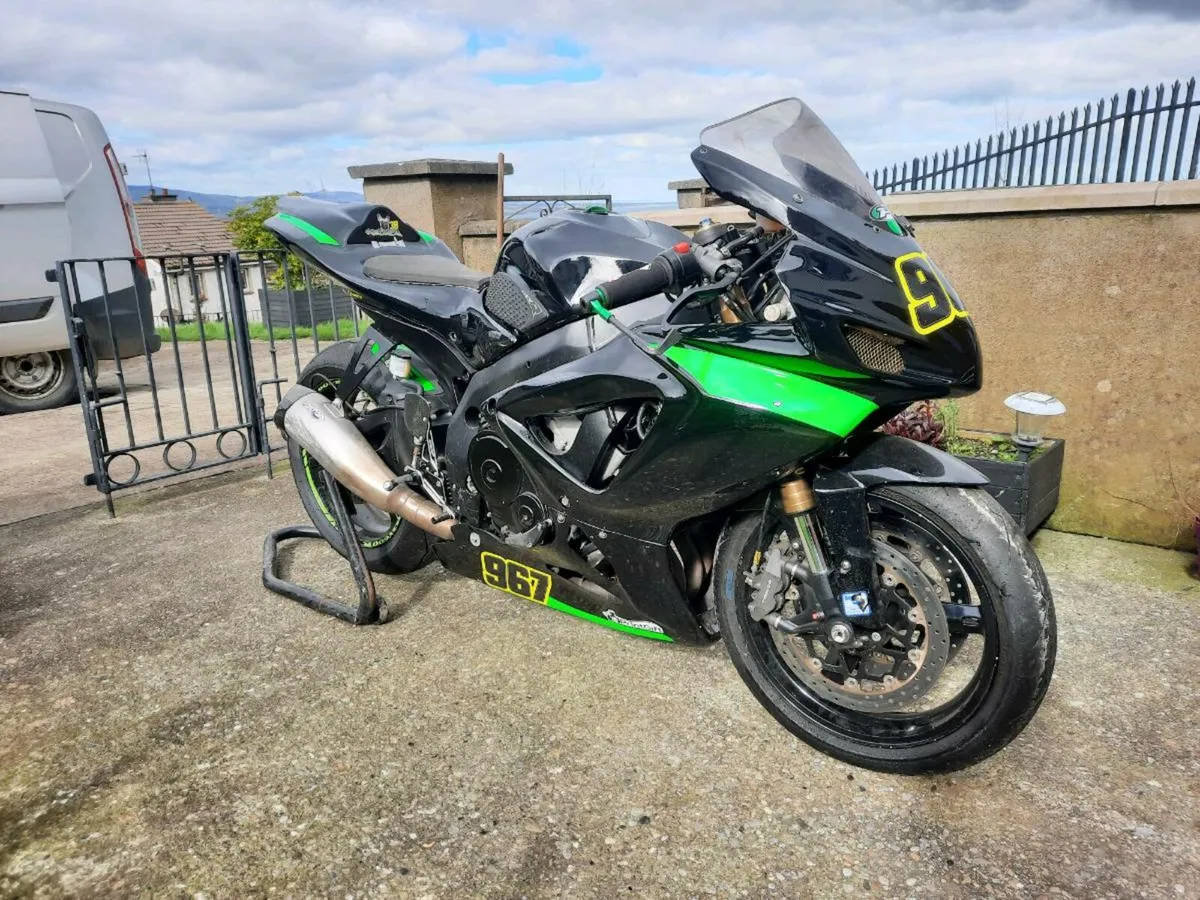 Race/track bike gsxr 600 - Image 1