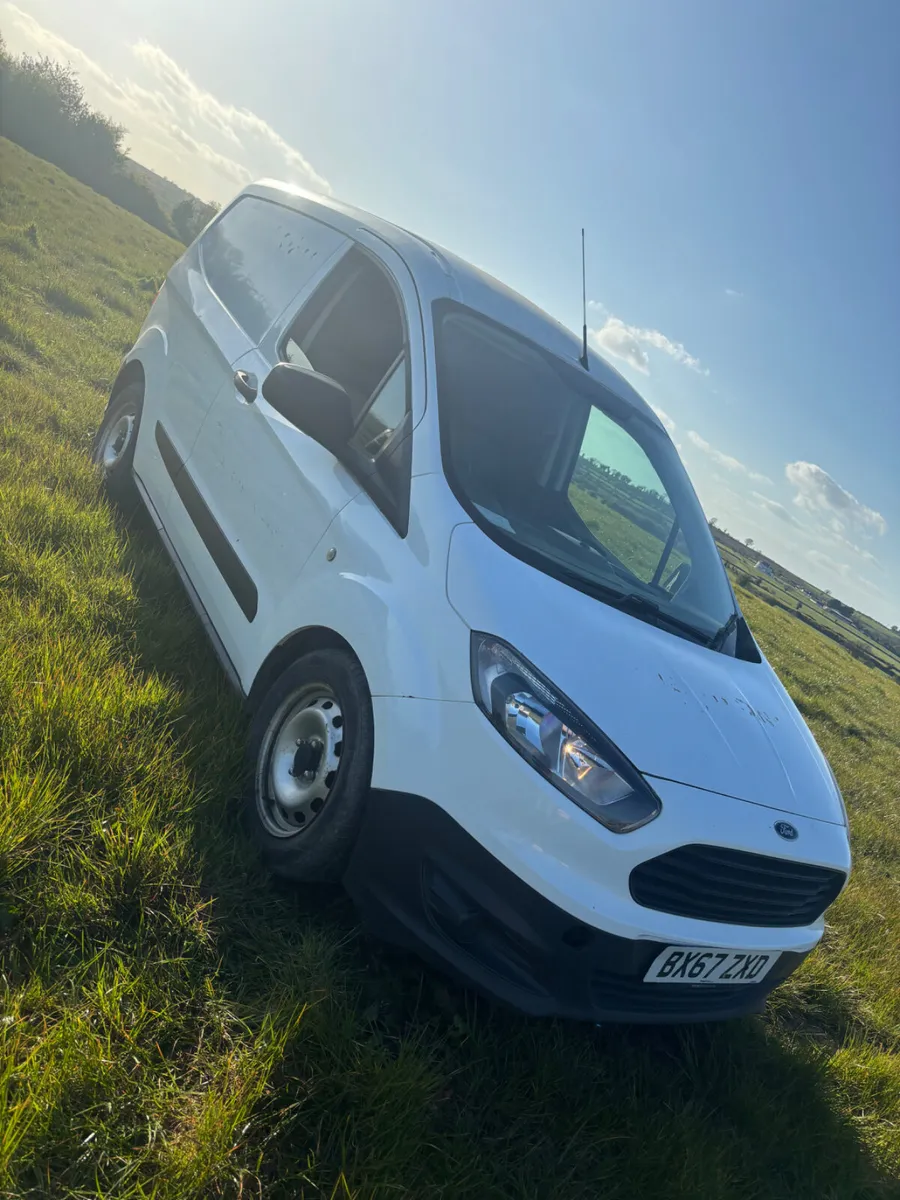 Ford Transit Courier 2017 - LOW MILEAGE