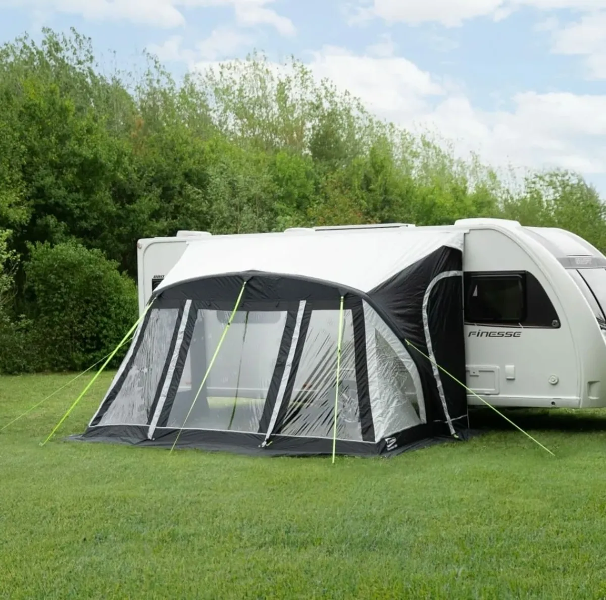 Baywatch 390 air awning - Image 1