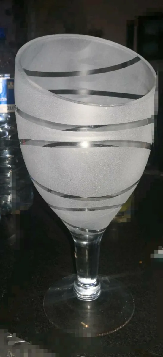 Decorative heavy frosted glass vase - Image 1
