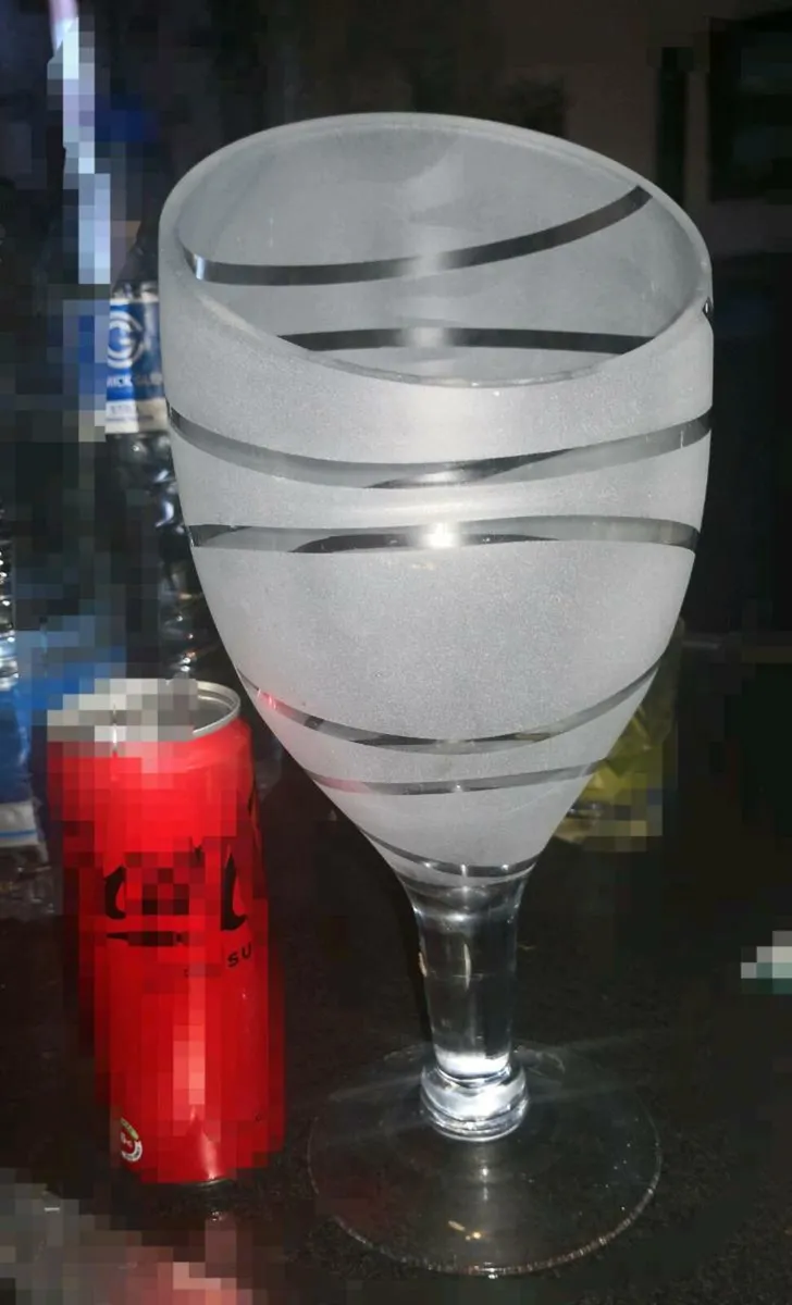 Decorative heavy frosted glass vase - Image 2