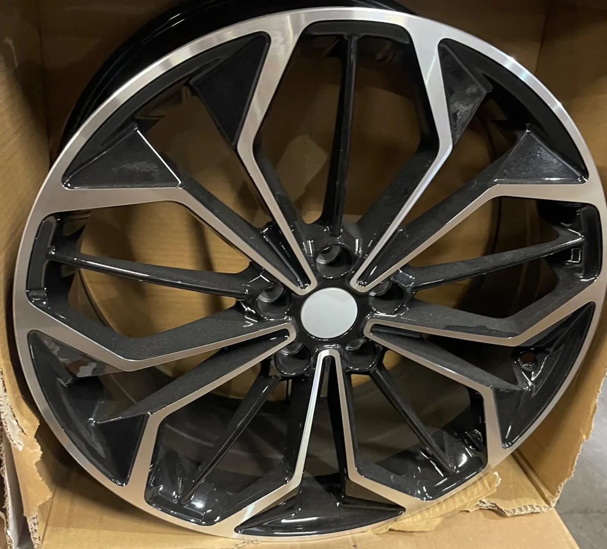 19” st focus connect alloys & tyres 5x108