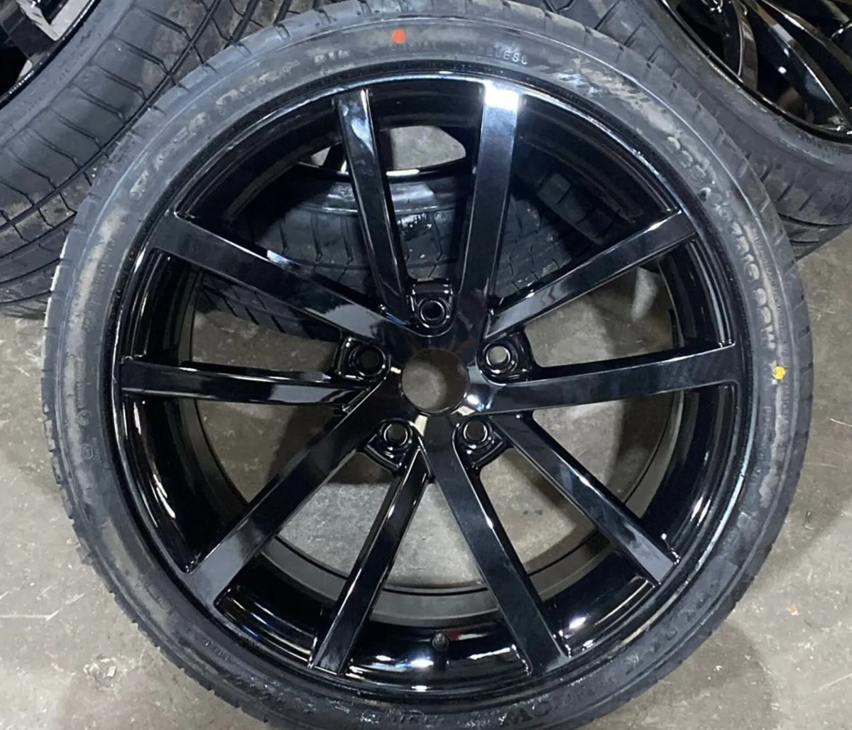 18” gloss black Vancouver 5x112 alloys & tyres