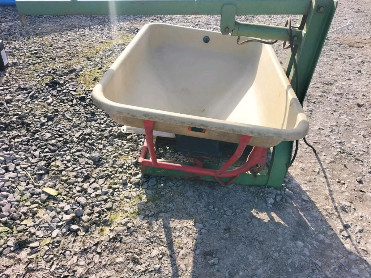 Fertilizer spreader for sale in Co. Galway for €1,000 on DoneDeal