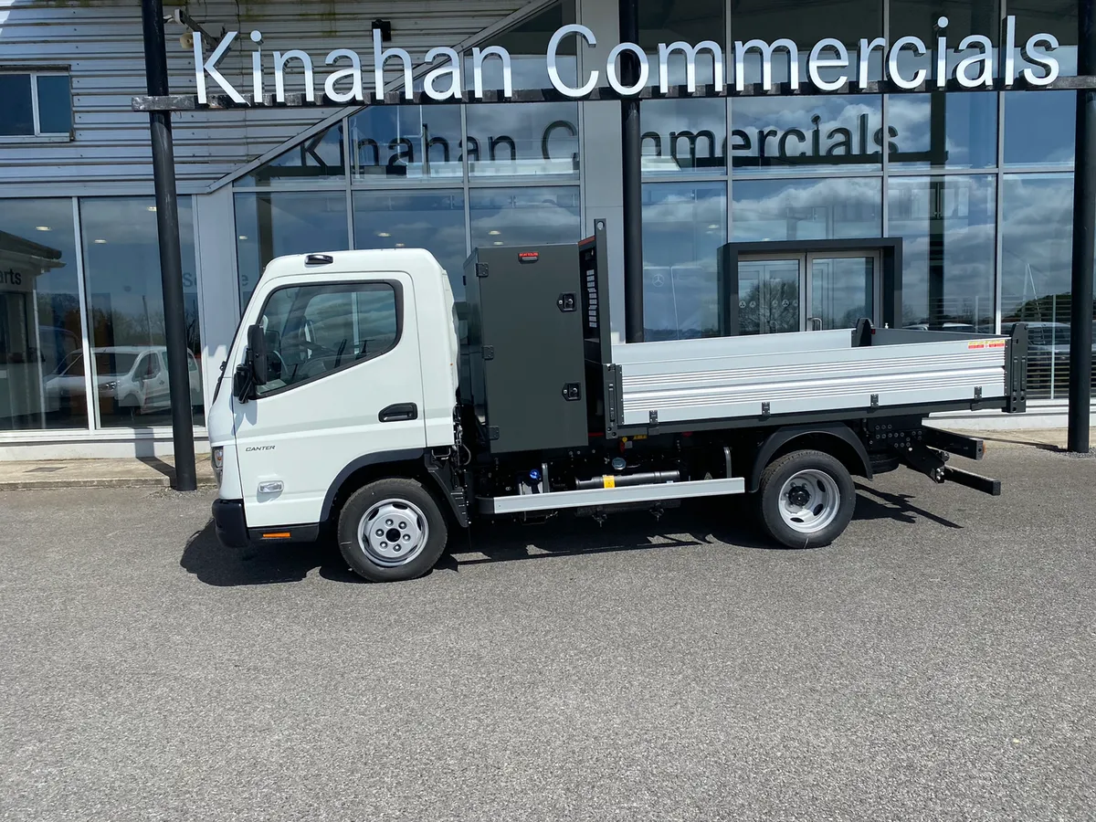 Fuso Canter 3.5 ton Twinwheel Tipper & Toolbox - Image 2