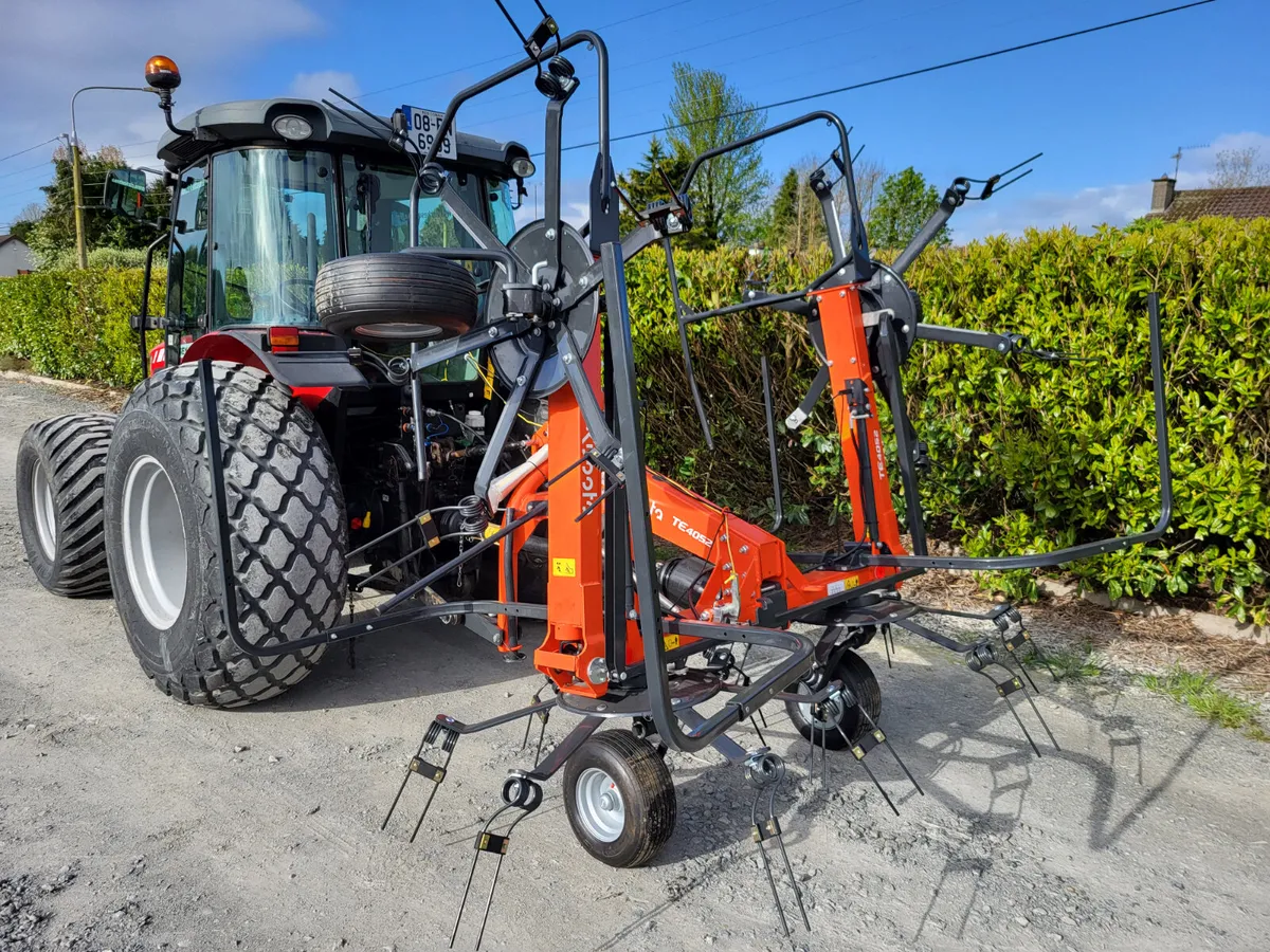 Kubota 4052 Tedder - Image 1