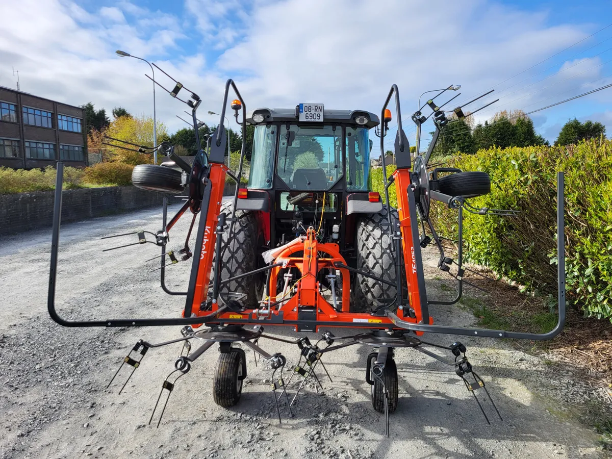 Kubota 4052 Tedder - Image 2