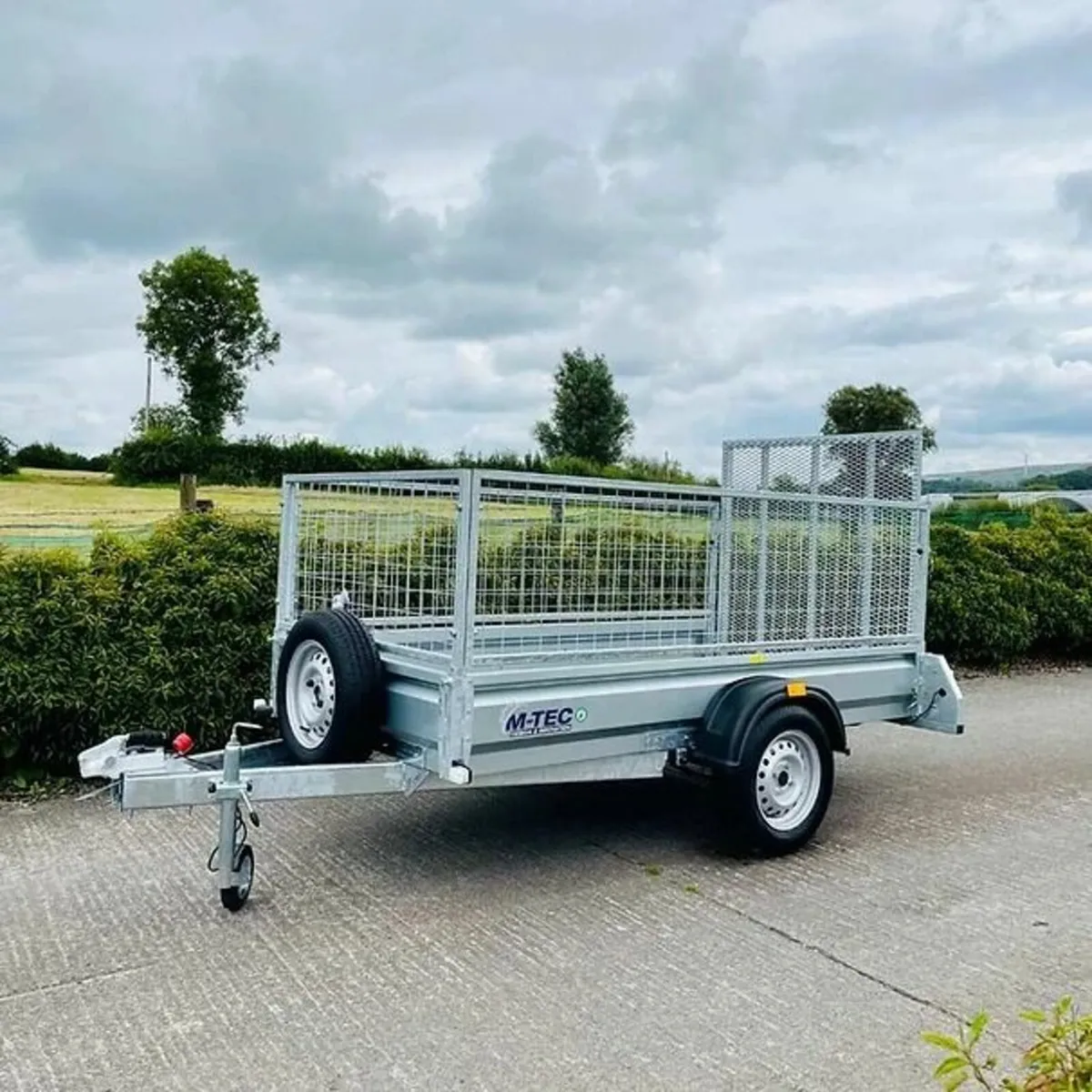 M-Tec 8x4ft Single Axle Trailer - Image 1