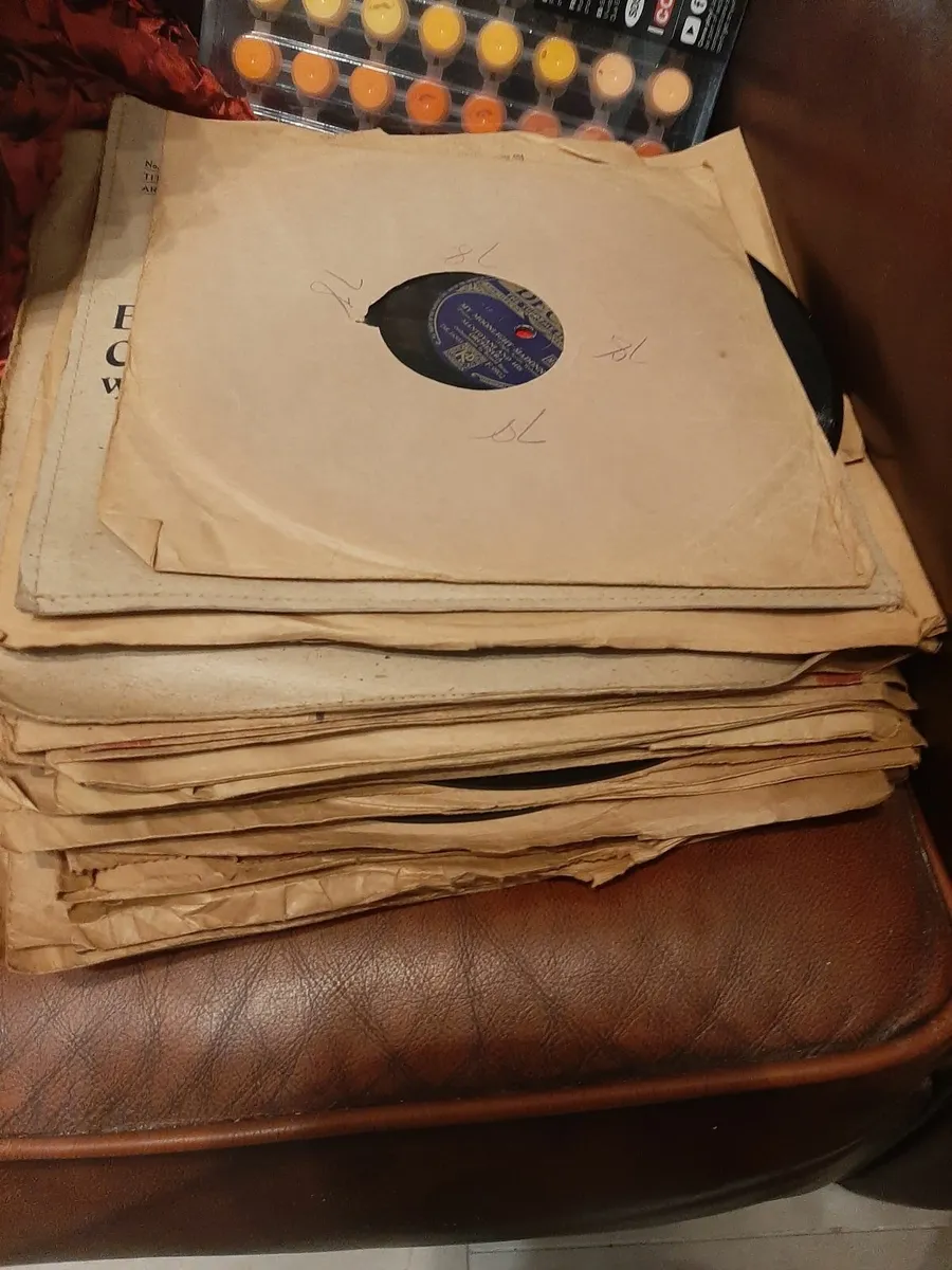 Gramophone 78 rpm records - Image 1