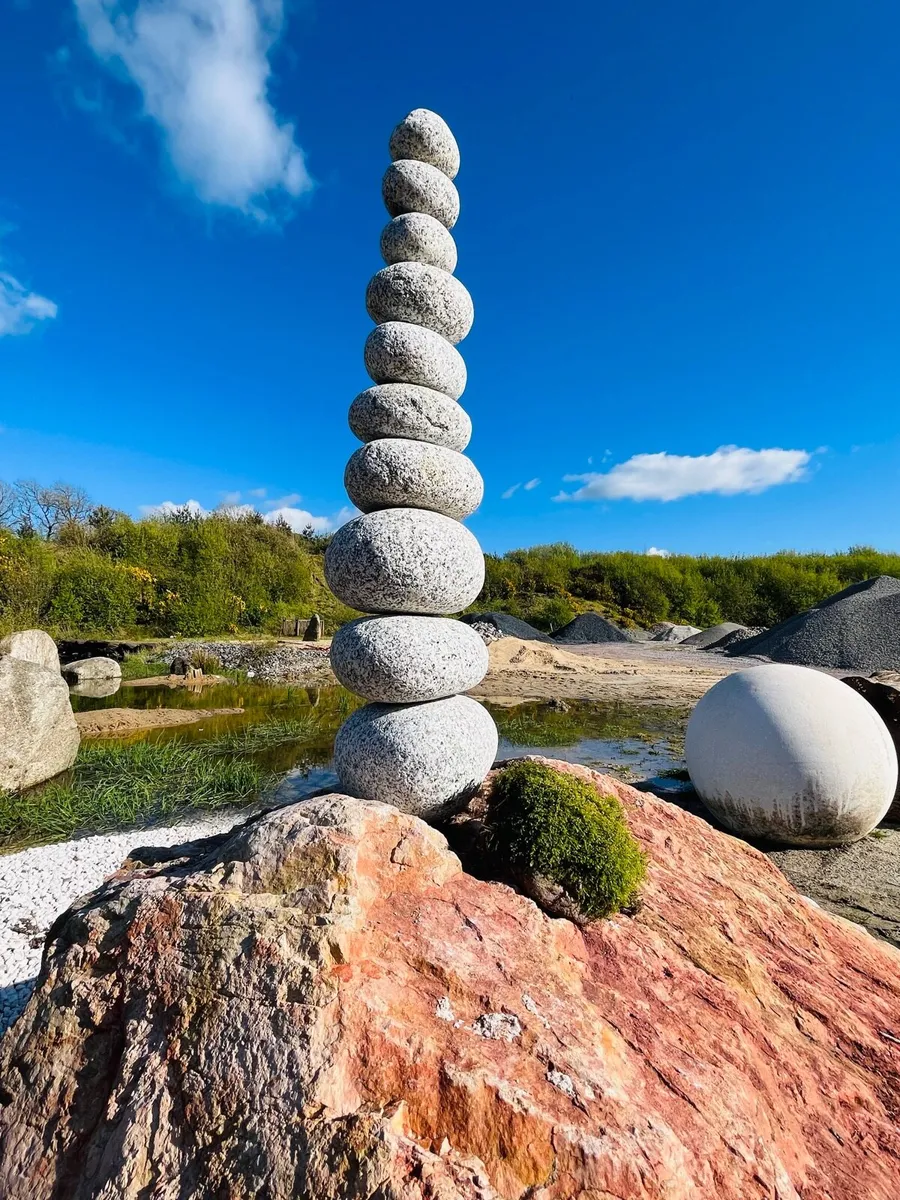 Stone plum slate cobbles pebbles rocks boulders - Image 1