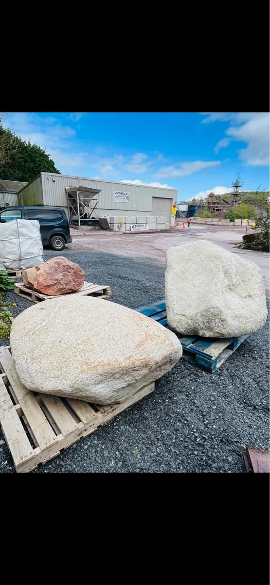 Stone plum slate cobbles pebbles rocks boulders - Image 3