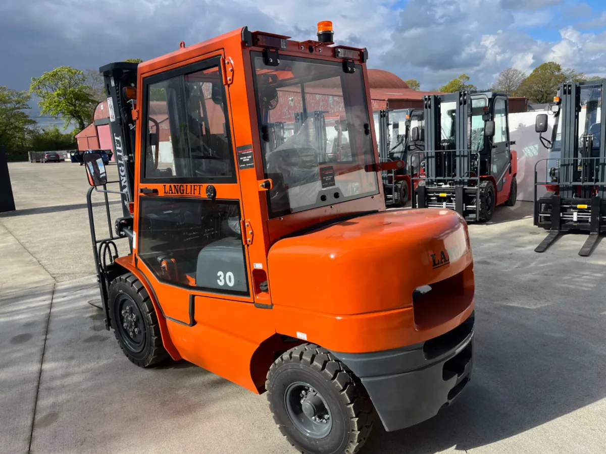 Forklift Langlift new Isuzu engine - Image 4