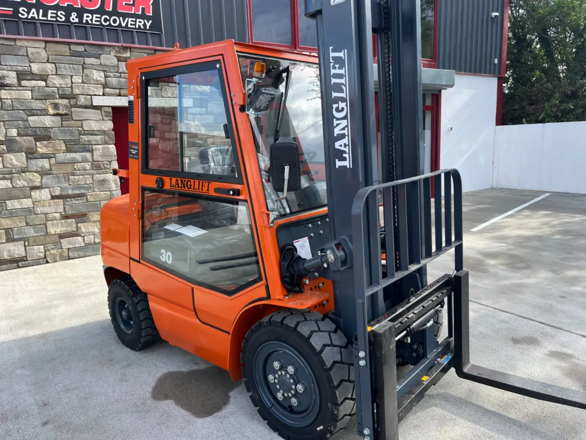 Forklift Langlift new Isuzu engine - Image 2