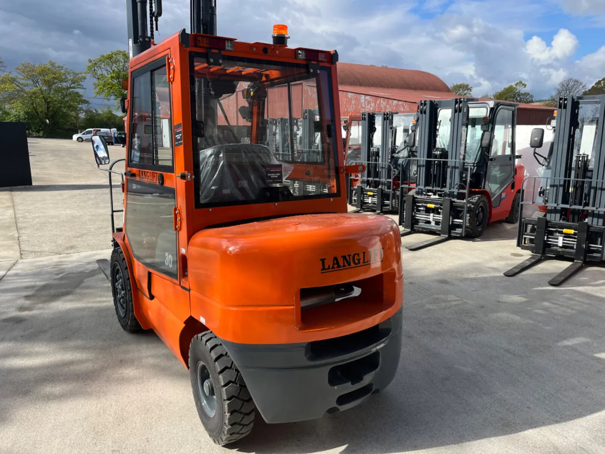 Forklift Langlift new Isuzu engine - Image 4