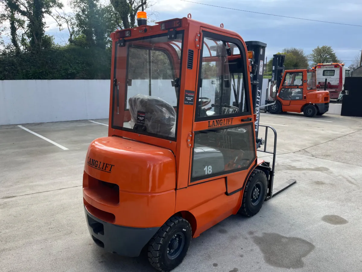 Forklift Langlift new Isuzu engine - Image 3