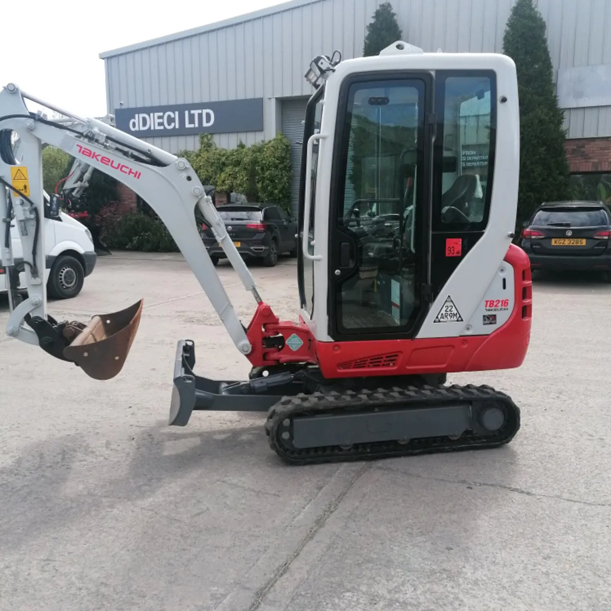 Takeuchi TB216 C/W Hydraulic Hitch - Image 1