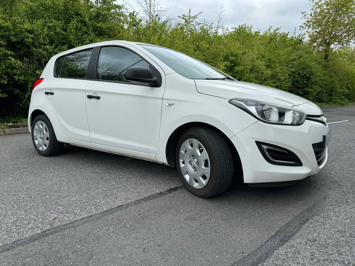 Hyundai i20 In exceptional cond, NCT'd & warranty - Image 2