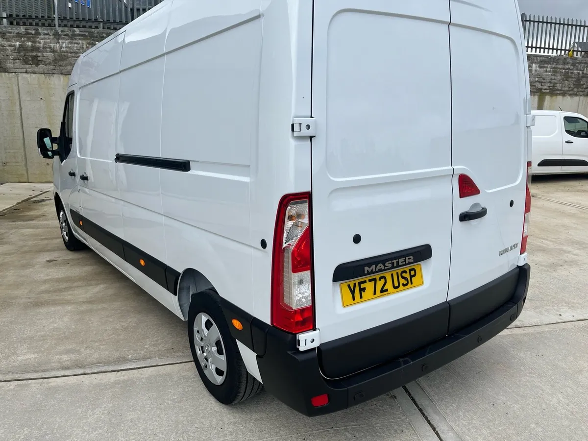 (231)Renault Master Business + 2023 Irish Reg - Image 3