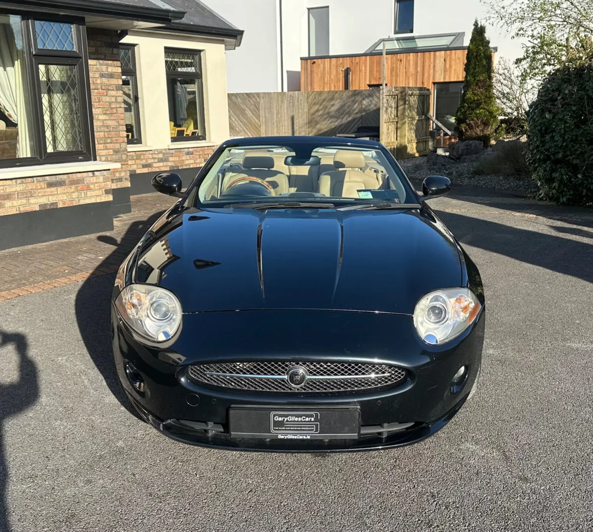 Now Reserved! Stunning V8 Jaguar XK Cabrio! - Image 2
