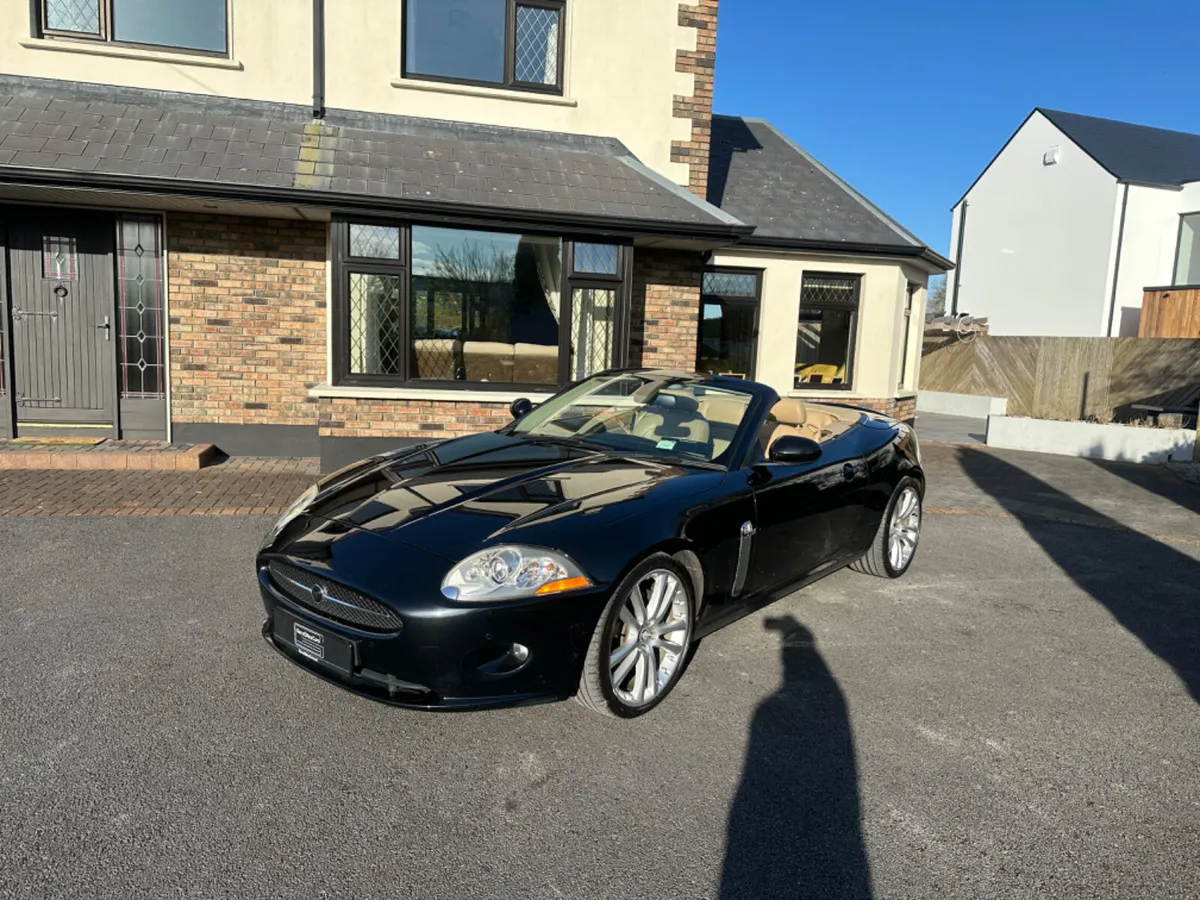 Now Reserved! Stunning V8 Jaguar XK Cabrio! - Image 3