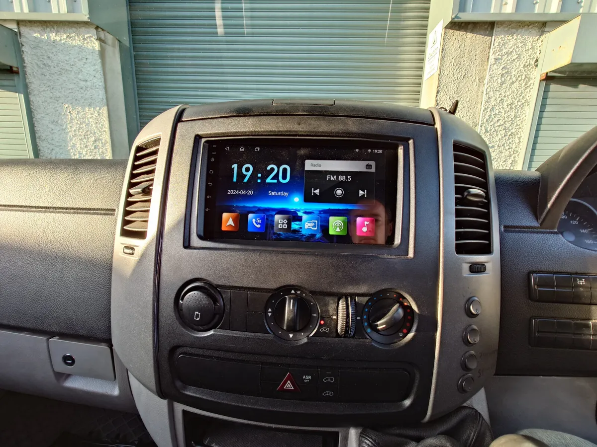 Mercedes Sprinter radio Carplay Android Auto - Image 4