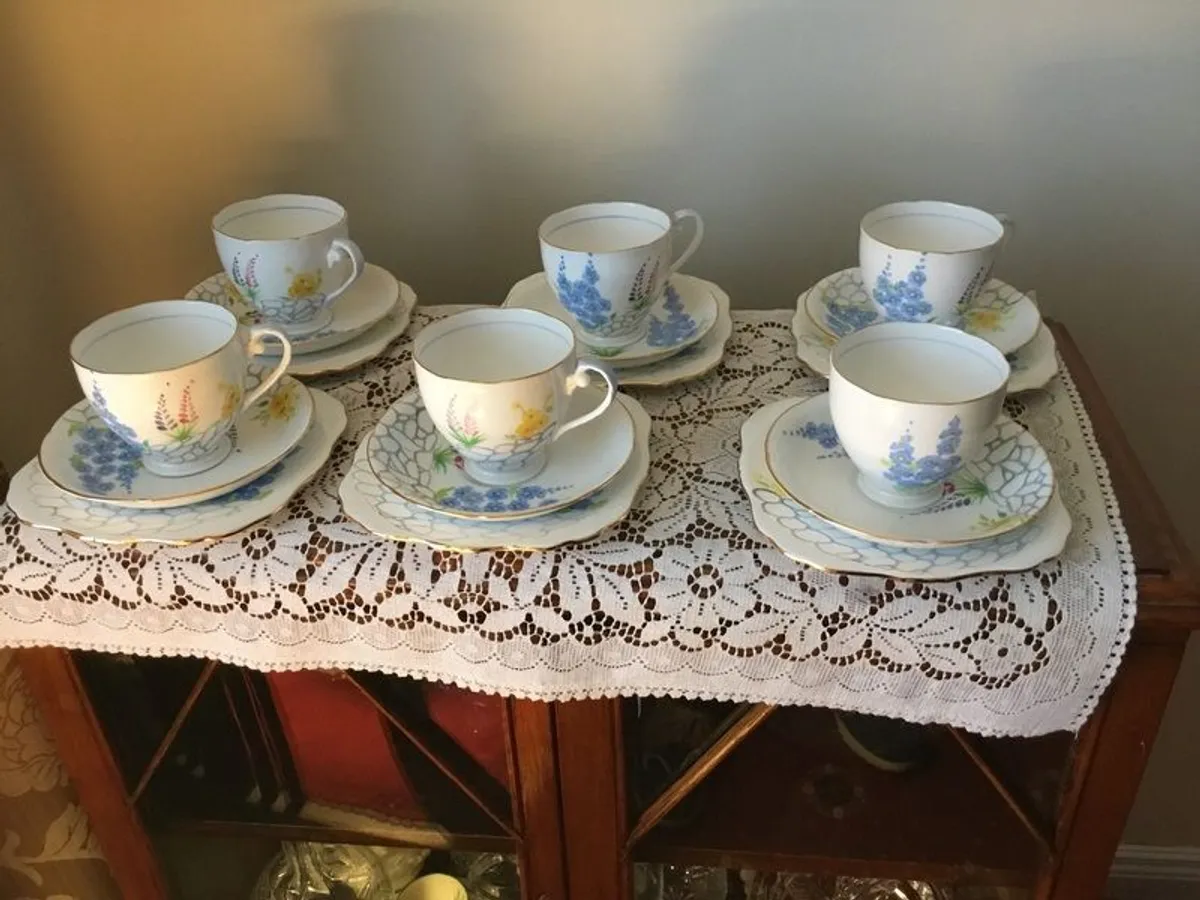 Vintage Royal Grafton  21 piece tea set
