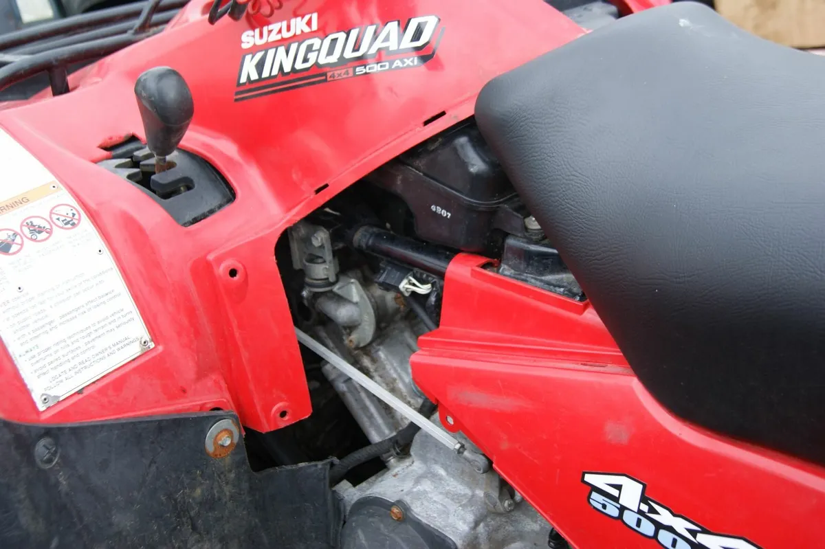 LOOKING FOR KINGQUAD side panel !!!