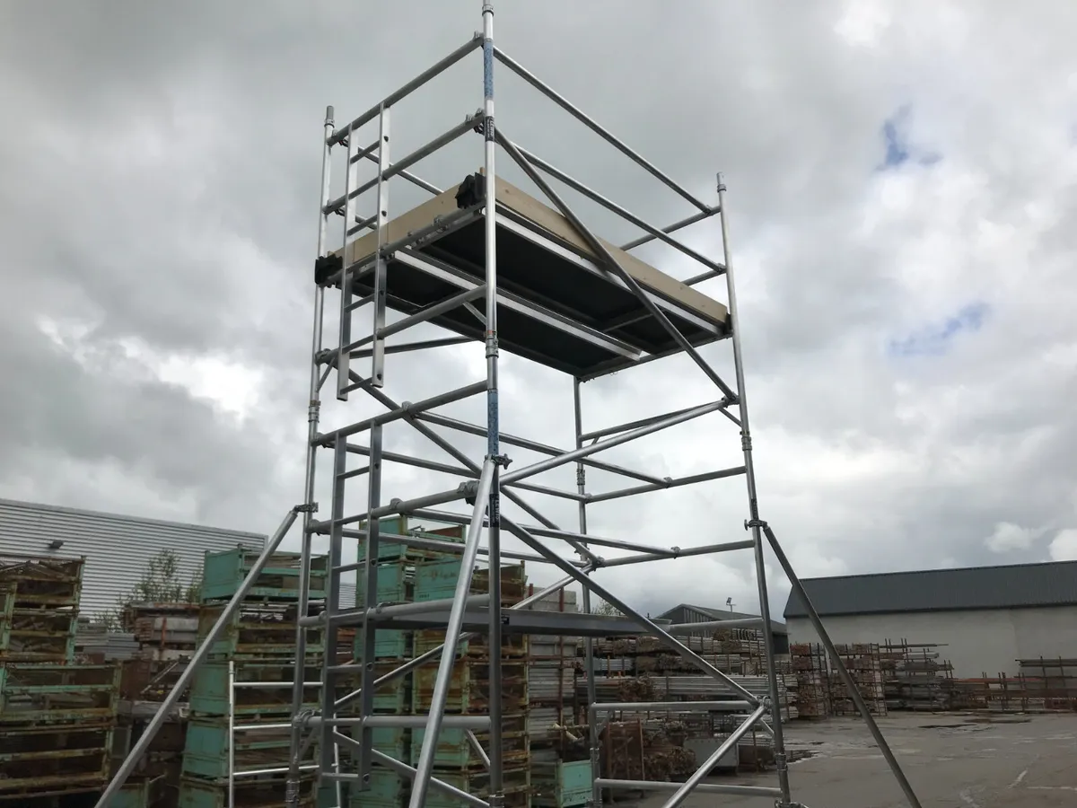 4.2m Mobile Scaffolding Tower - Image 1