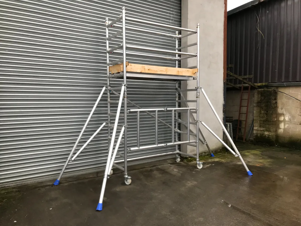 3.5m Fold Out Scaffolding Tower - Image 1