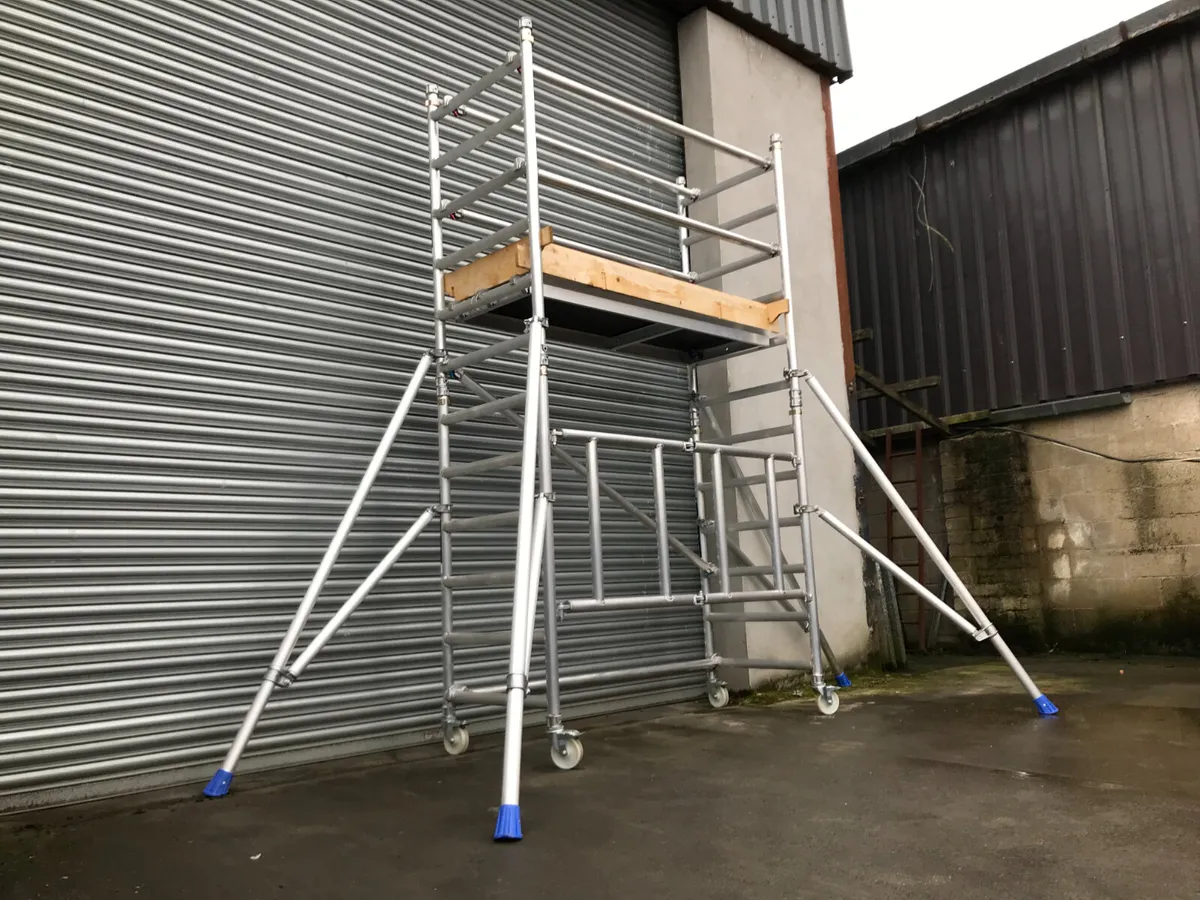 3.5m Fold Out Scaffolding Tower - Image 2