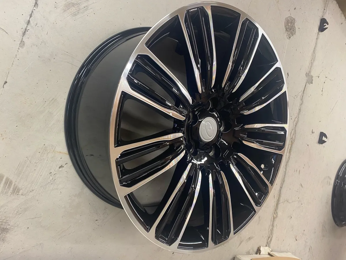 Range Rover 20” alloys - Image 2