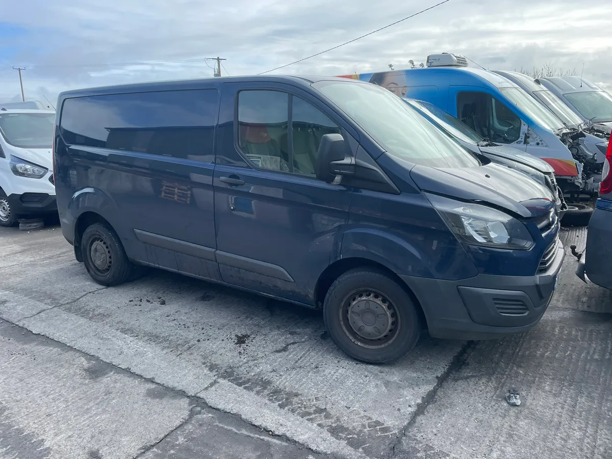 152 Ford transit custom 2.2 for dismantling