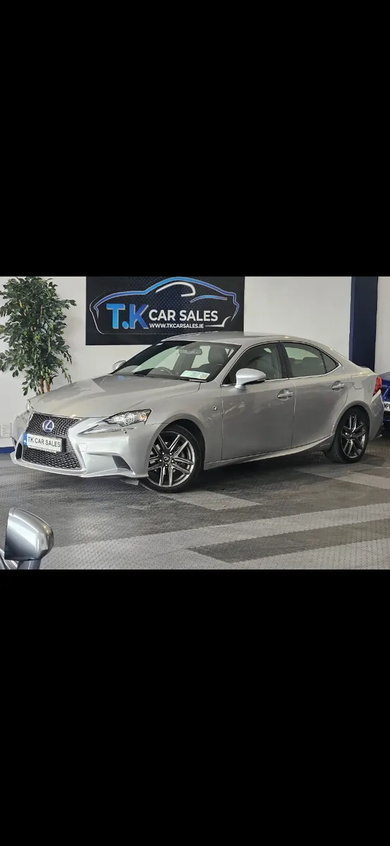 17 LEXUS IS300 H F-SPORT HYBRID - Image 1