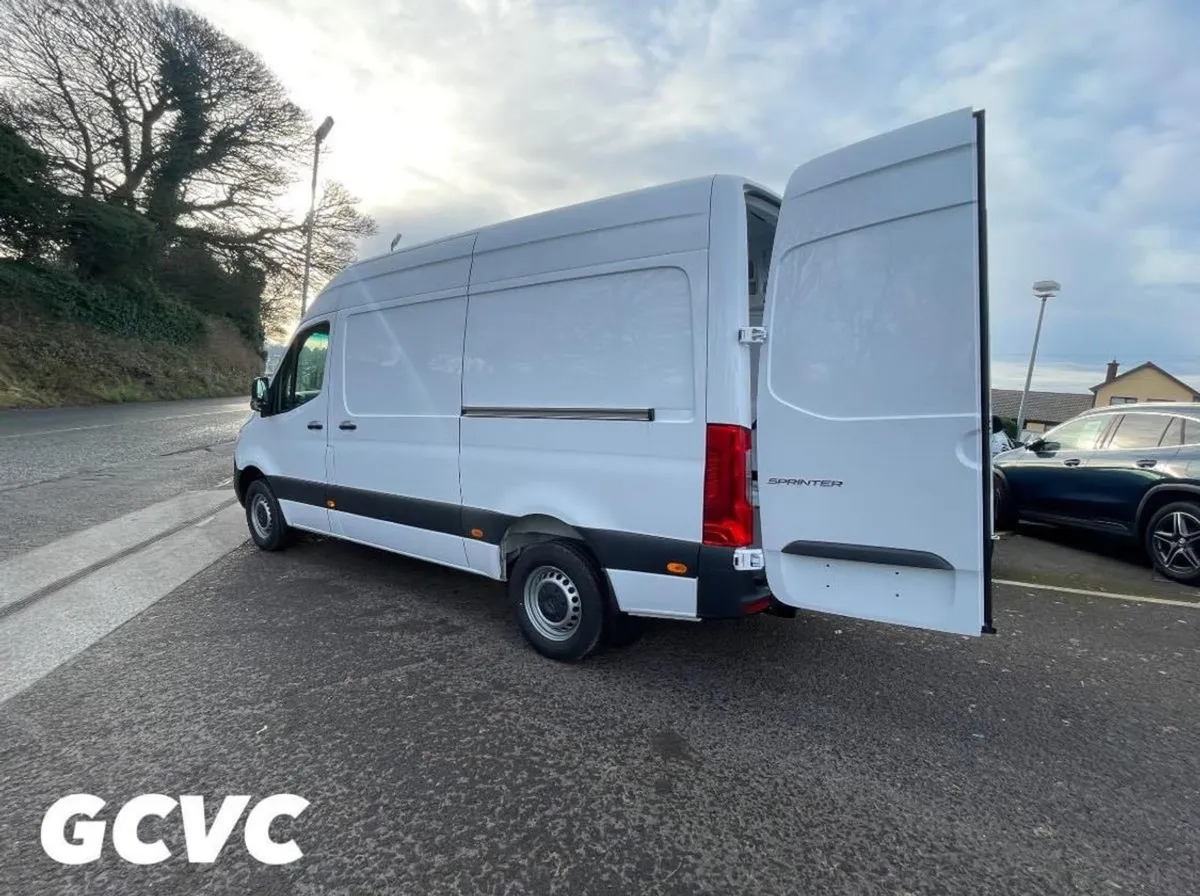 Mercedes-Benz Sprinter 317 High Roof Manual Select - Image 2