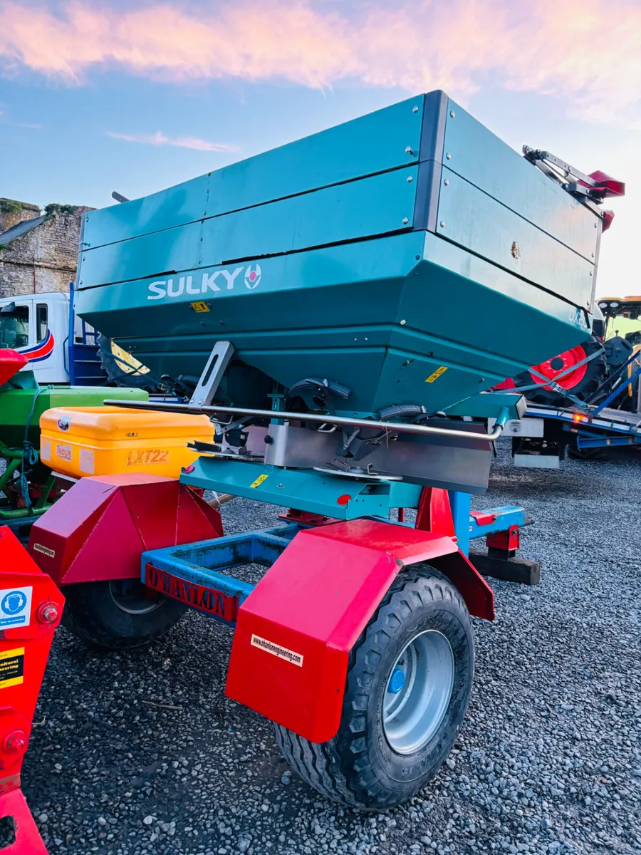 Sulky fertiliser spreader on bogie for sale in Co. Longford for €5,250