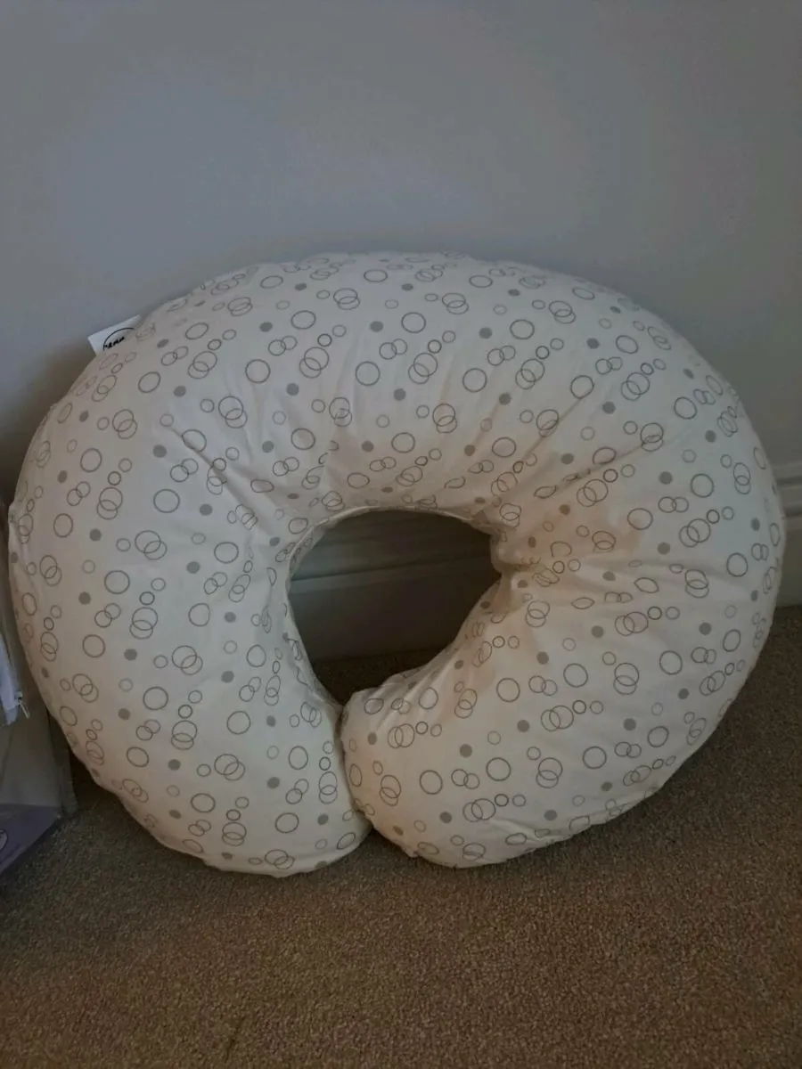 Boppy 4 in 1 Nursing Pillow - Image 3