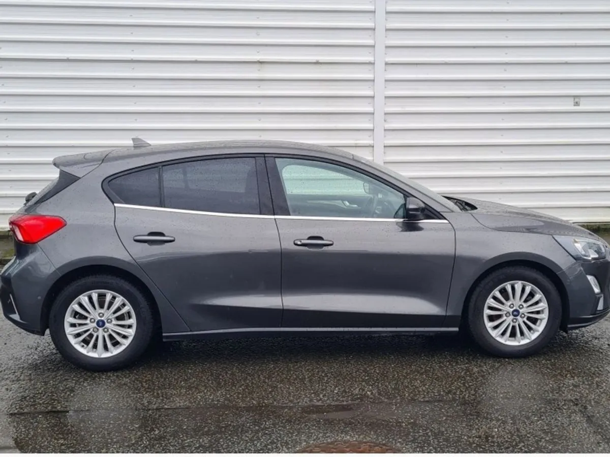 Ford Focus Titanium Edition 1.5td120 4DR - Image 2
