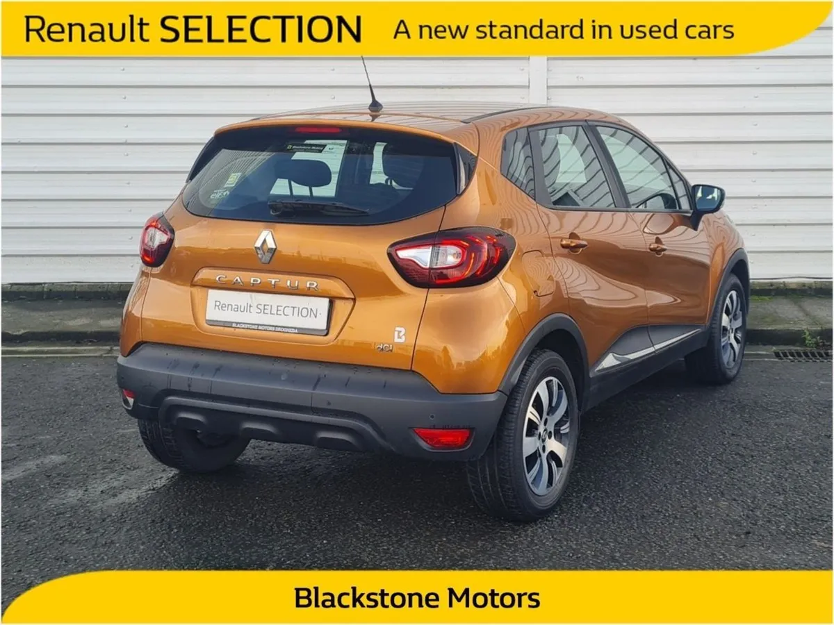 Renault Captur Expression  DCI 90 PH2 4DR - Image 3